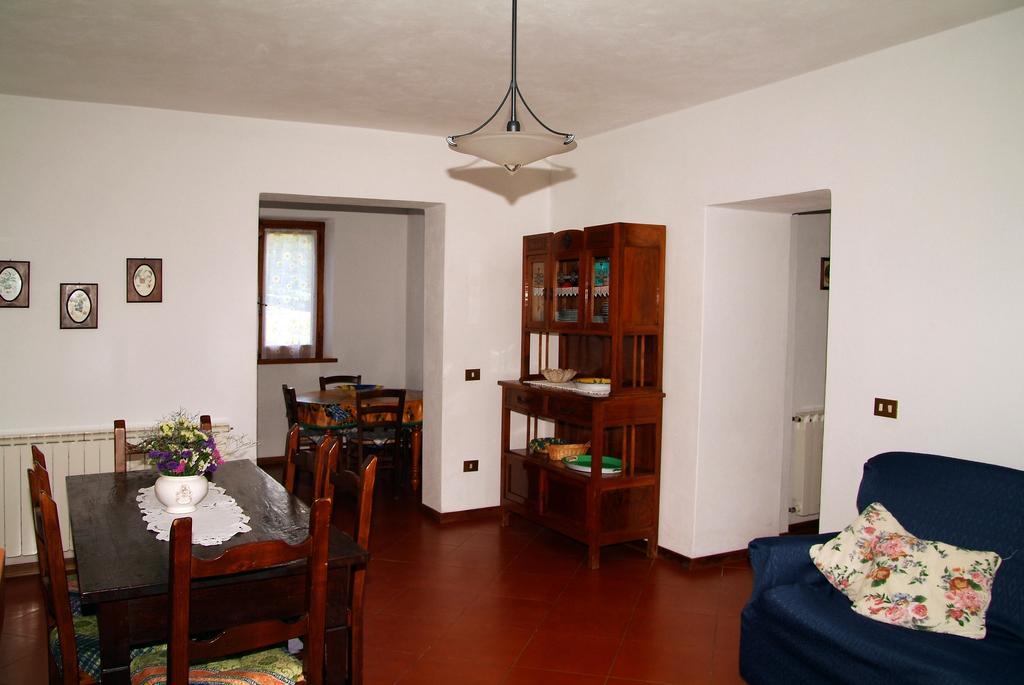 Agriturismo Tramonti Castiglione di Garfagnana Ruang foto
